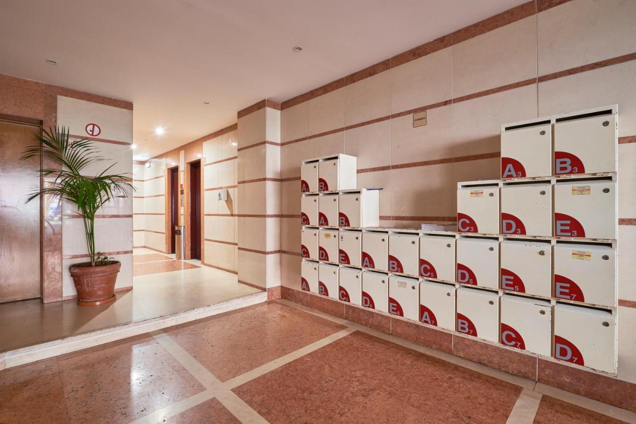Modern Apartment With Swiming Pool & Garage - Lisboa エクステリア 写真
